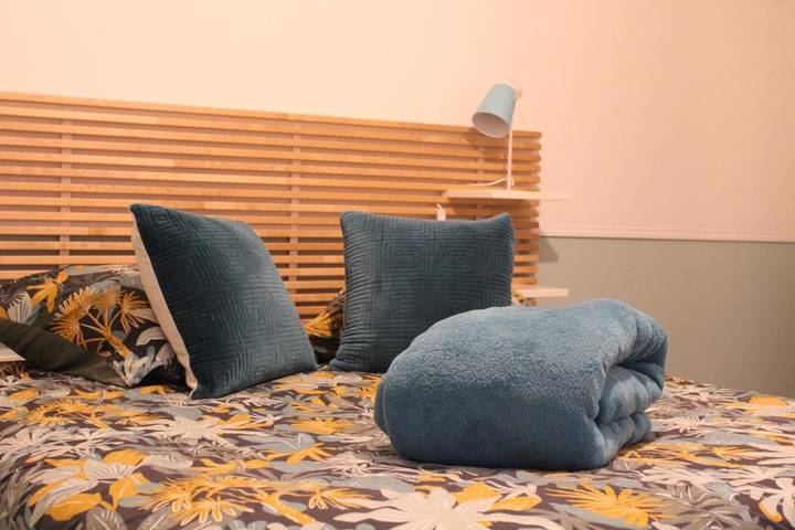 Gîte pour 6 personnes, avec terrasse à La Verrie - 2