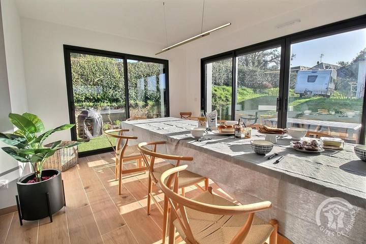 Gîte pour 7 personnes, avec jardin et terrasse à Trévou-Tréguignec - 4