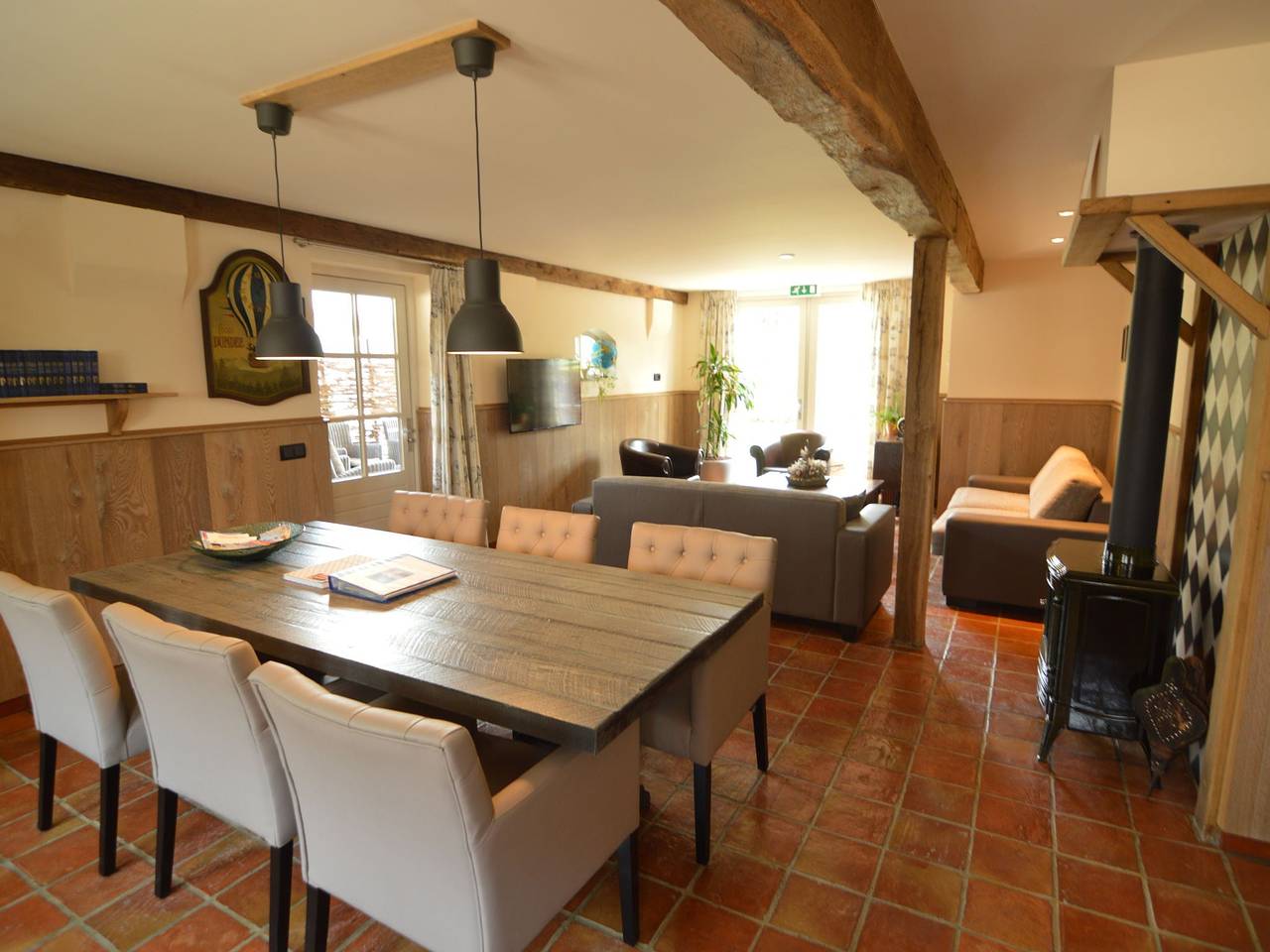 Familienhaus mit Trampolin in Haaren, Nordbrabant