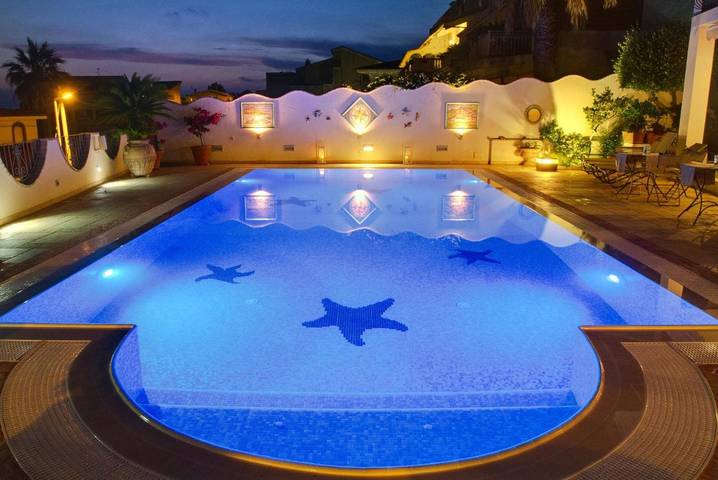 Location de vacances pour 2 personnes, avec jardin ainsi que piscine et vue à Scalea - 4