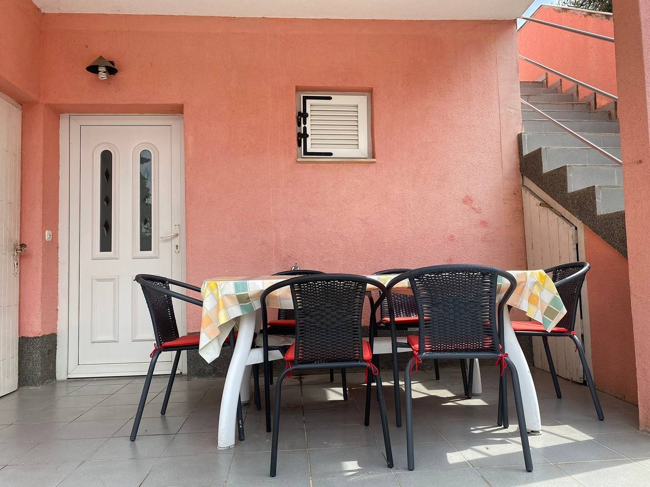 Ganze Wohnung, 2-Zimmer-Ferienwohnung mit Terrasse Betina, Murter A-23716-a in Betina, Tisno