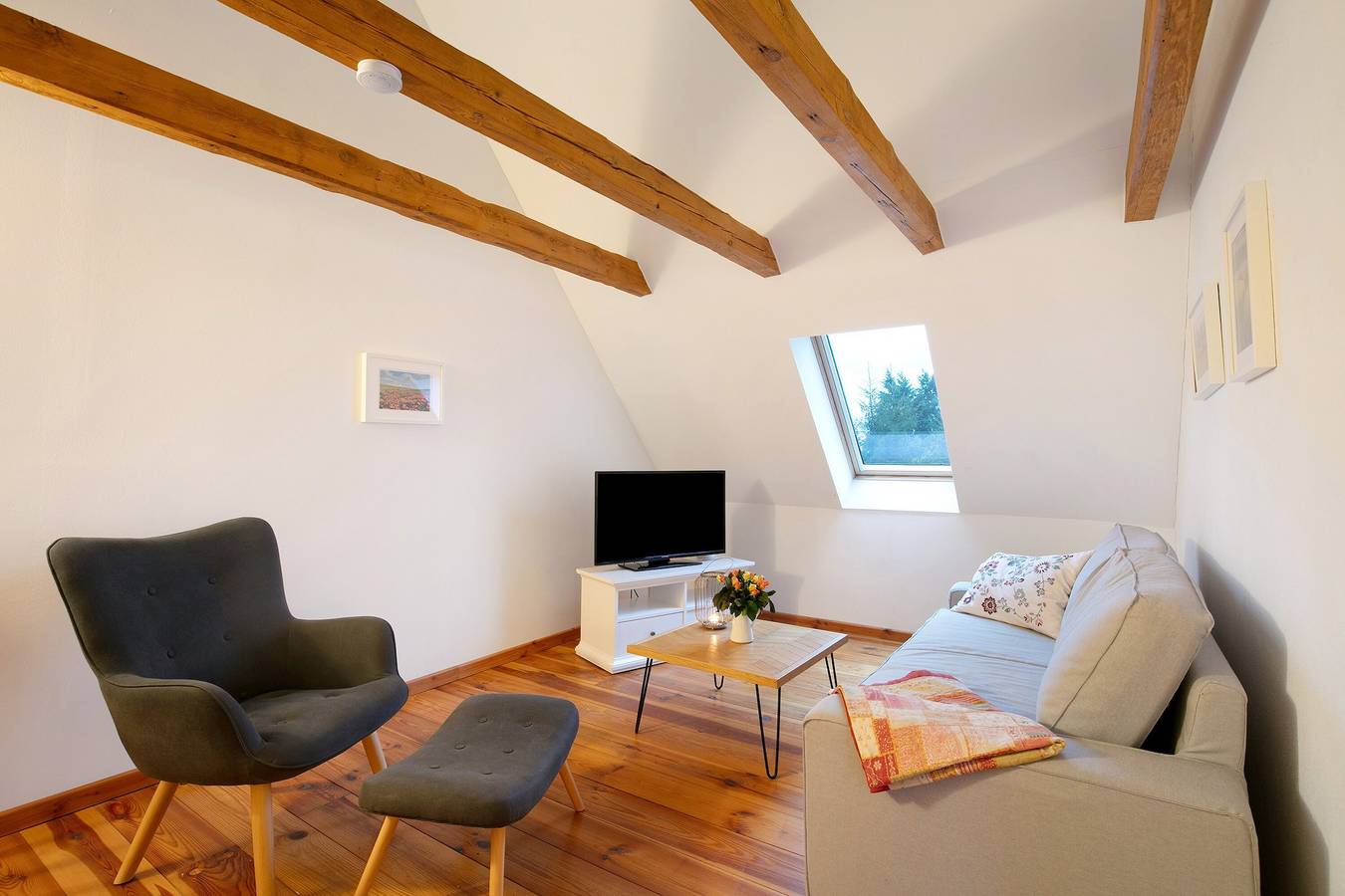 Ganze Wohnung, Ferienwohnung 'Haus Am See - Zur Roten Tür' mit Seeblick, privater Terrasse und Wi-Fi in Templin, Barnimerland Region