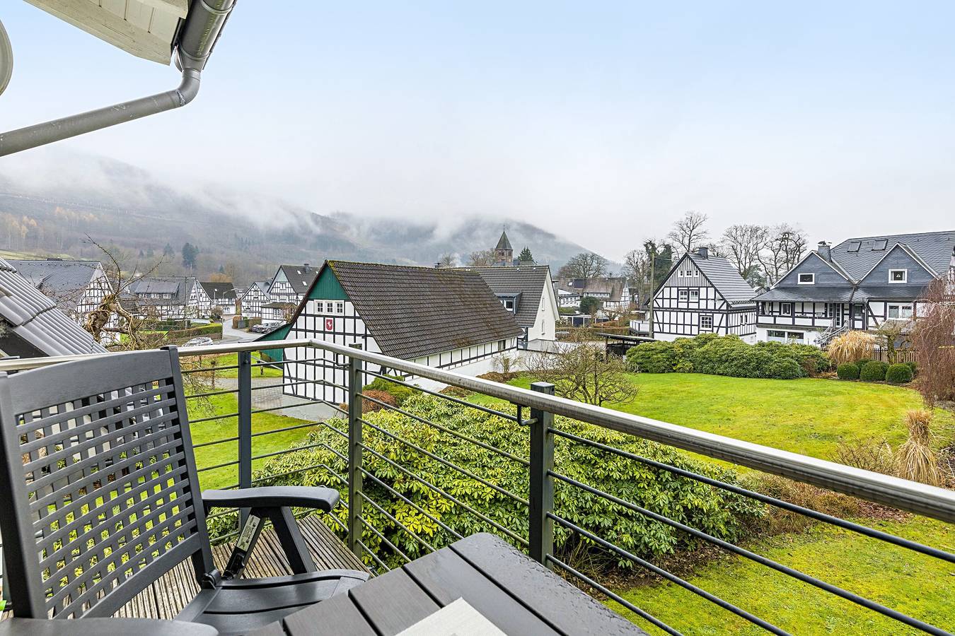 Ganze Wohnung, Apartment 'Ferienwohnung Nachtigal C, 50qm' mit Bergblick, gemeinsamer Terrasse und Wlan in Lennestadt, Sauerland