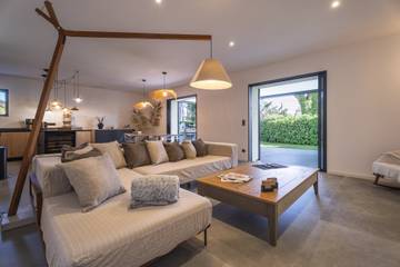 Villa pour 8 personnes, avec jardin et jacuzzi, animaux acceptés à Hyeres