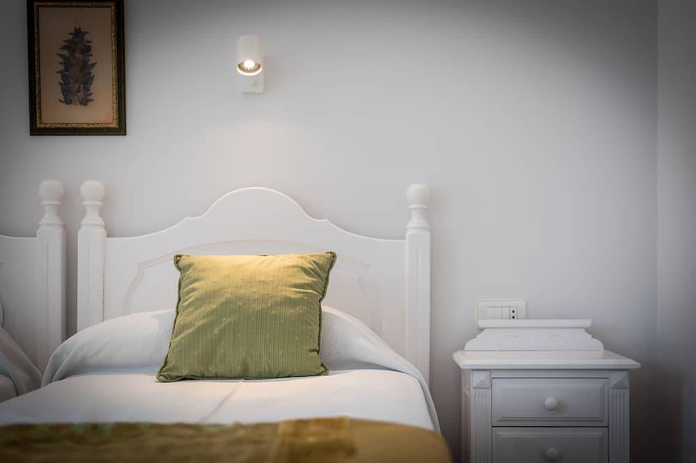 Quiet Picturesqe Banana plantation, Heated pool, walking distance to shops&rest in Guargacho, San Miguel de Abona