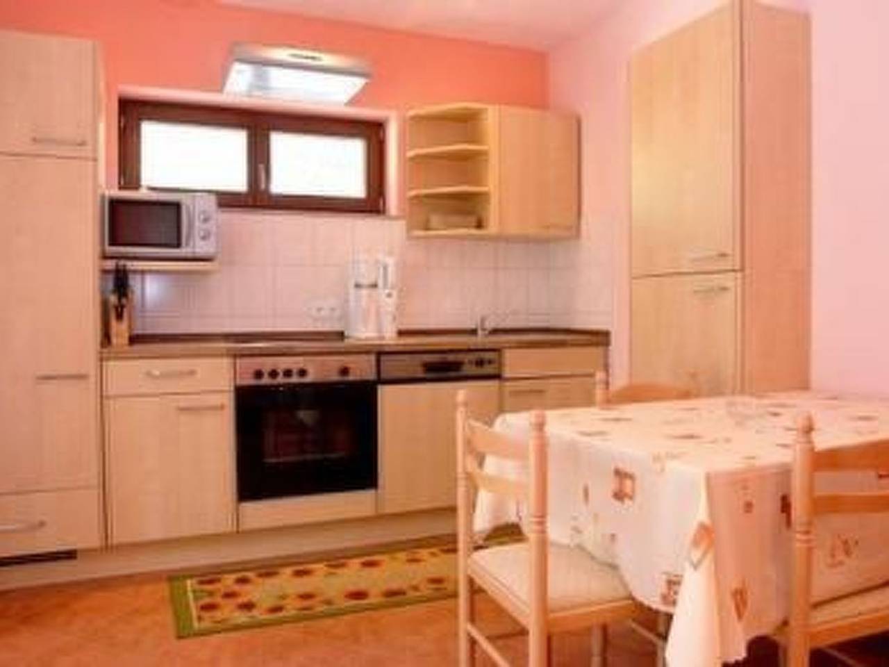 Appartement entier, In Buje mit Barbecue in Kaštel (Plovanija), Buje