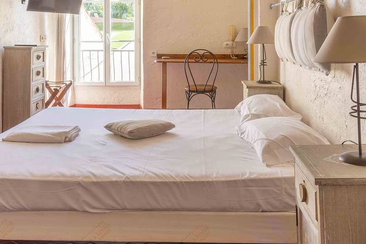 Appartamento intero, Studio 103-Monolocale-Standard-Bagno privato con vasca-Vista mare parziale in Cros de Cagnes, Cagnes-sur-Mer