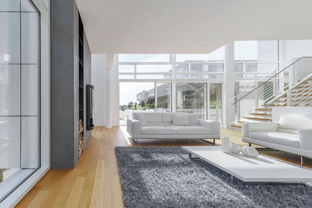 Luxury Villa with infinity pool and lake view from architect Richard Meier in Gardone Riviera, Montagnes autour du lac de Garde