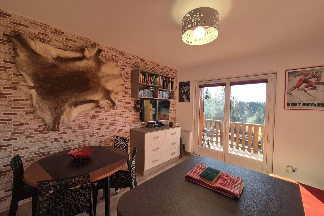 Geheel appartement, Vakantieappartement voor 4 personen met terras in Le Revard, Les Déserts
