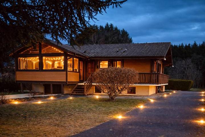 Casa rural para 8 personas, con vistas al lago además de jardín y vistas - 1