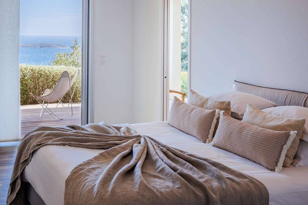 Exceptional villa in Porto Vecchio, perfect fusion of luxury and serenity. in Palombaggia, Porto Vecchio