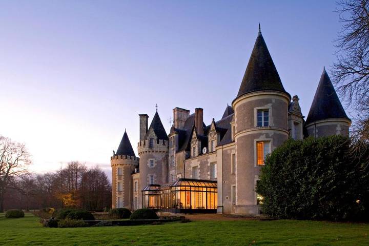 Hôtel pour 2 personnes, avec Terrasse ainsi que Jardin et Piscine à Courcelles-de-Touraine