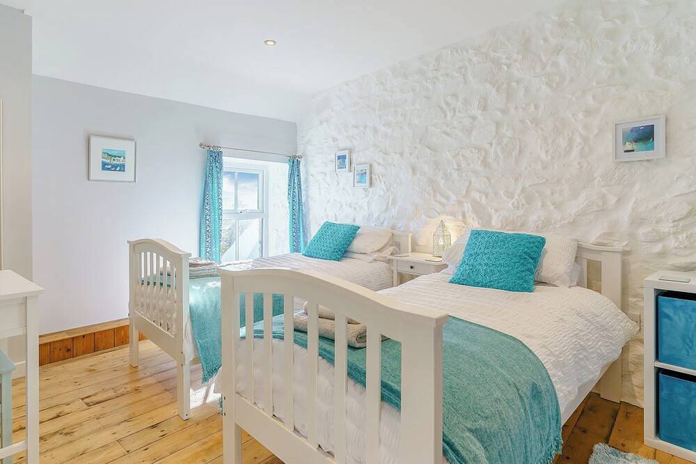 Picked for its wonderful character and charm and stunning sea views to enjoy. in Goodwick, Pembrokeshire