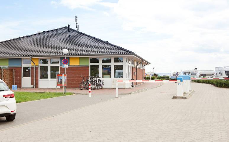 Ferienhaus für 4 Personen, mit Balkon und Seeblick in Schashagen