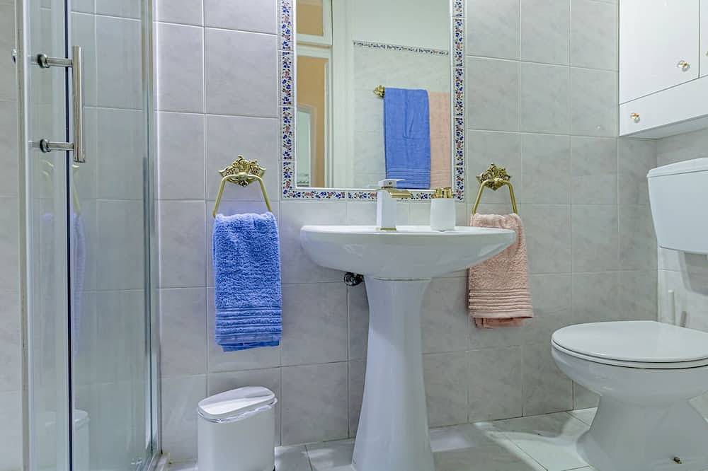 Apartamento entero, Impresionantes vistas al mar y una combinación perfecta de confort y elegancia in Seixal, Halbinsel von Setúbal