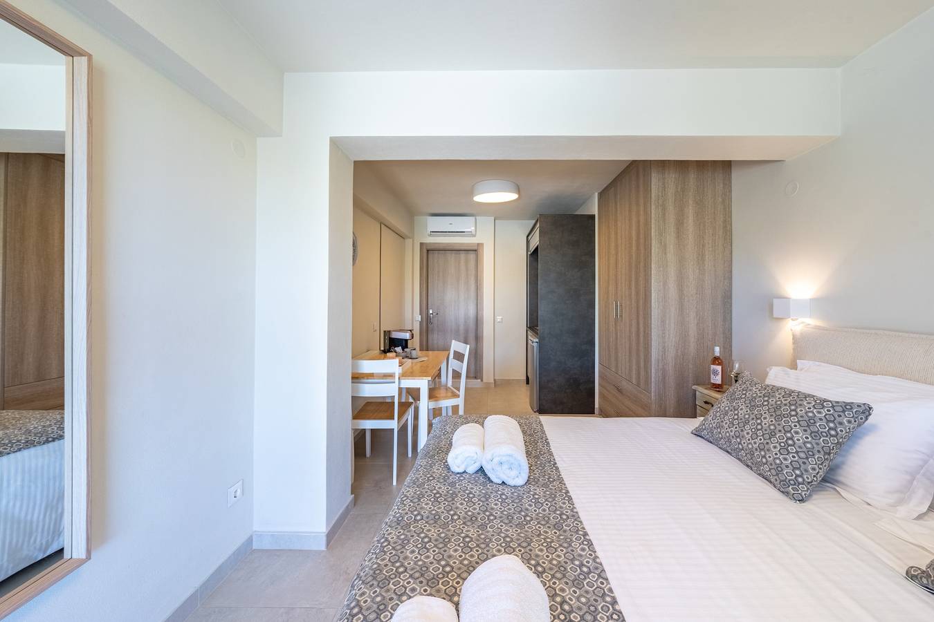 Ganzes Studio, Einzimmerapartment 'Katerina' mit Bergblick, Wi-Fi und Klimaanlage in Paxos