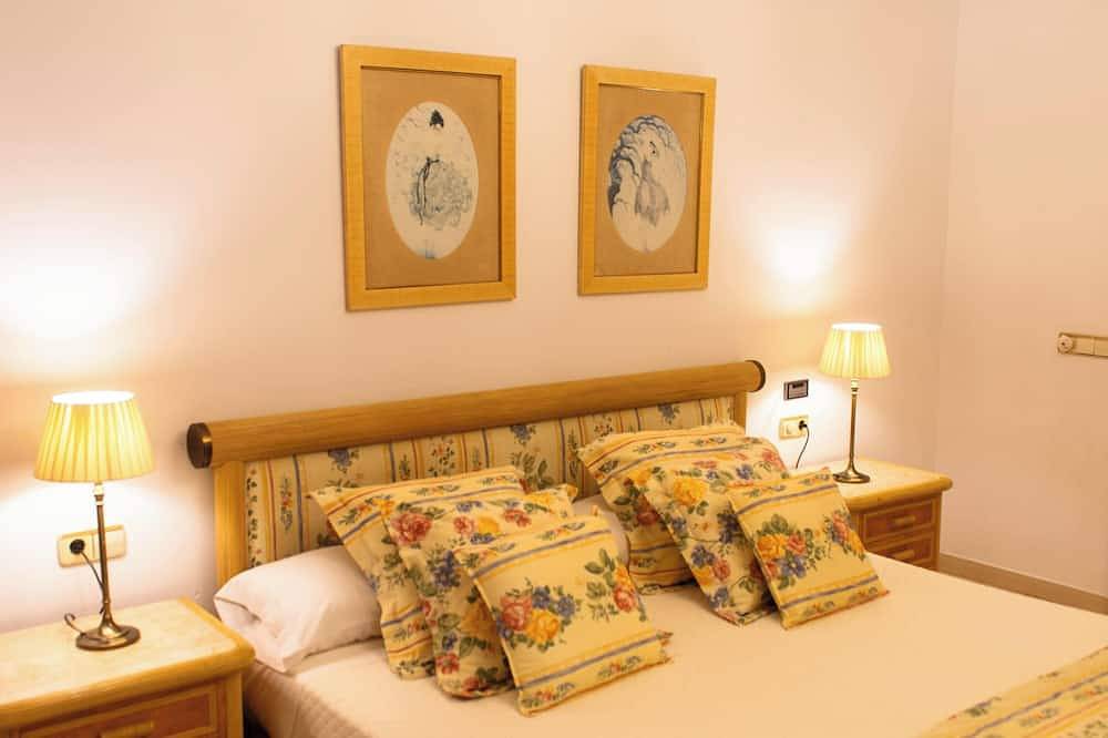 Angebot April-may Villa von 400 m² mit Privatem Pool und am Meer in S'Illot, Sant Llorenç des Cardassar