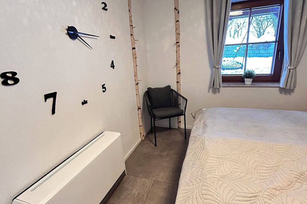 Ganze Wohnung, Gemütliche Ferienwohnung mit Gartennutzung, Garage und Wallbox (extra Kosten) in Oberlausitz-Niederschlesien