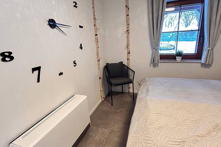 Ganze Wohnung, Gemütliche Ferienwohnung mit Gartennutzung, Garage und Wallbox (extra Kosten) in Oberlausitz-Niederschlesien