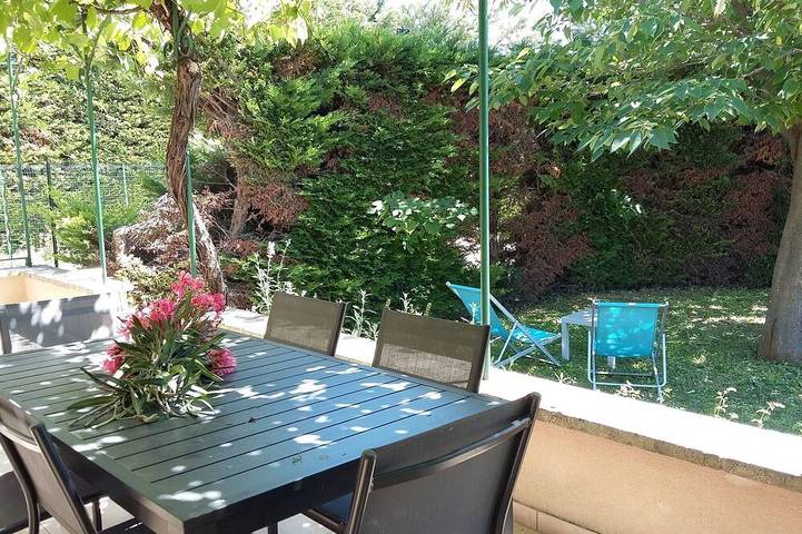 Maison de vacances pour 6 personnes, avec terrasse ainsi que jardin et piscine - 1
