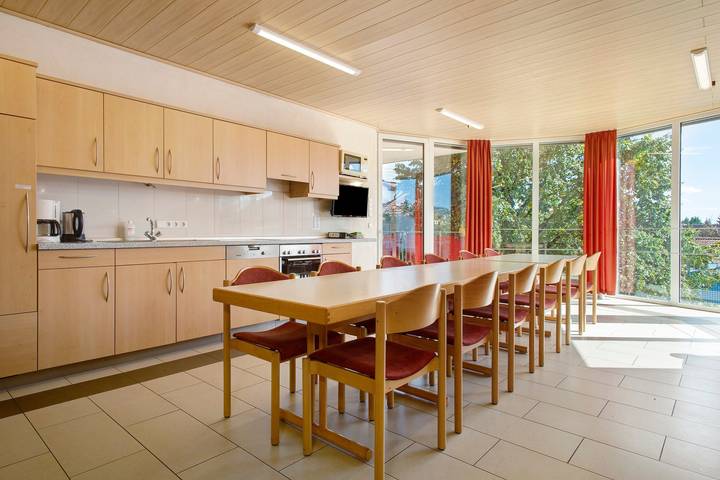 Ferienwohnung für 12 Personen, mit Balkon und Garten sowie Kinderpool und Sauna in Deggenhausertal - 4