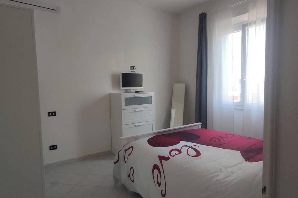 Appartamento intero, New and welcoming apartment with exclusive courtyard and public parcking in Certaldo, Chianti