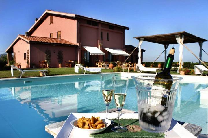 Stanza per 3 persone, con Terrazza e Giardino nonché Piscina e Sauna a Grosseto