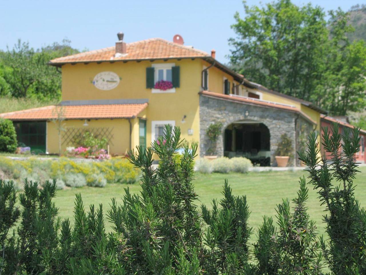 Sostio a Levante in Framura, Riviera di Levante