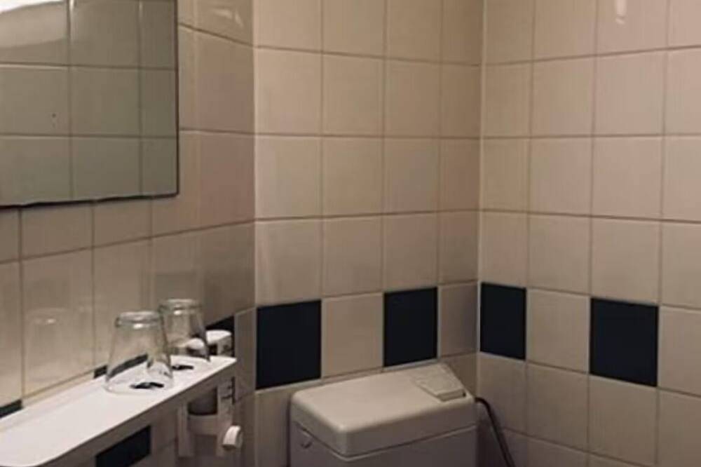 Stay in Style with On-Site Bar, Breakfast Service, Near Speelgoedmuseum in Deventer, IJssel
