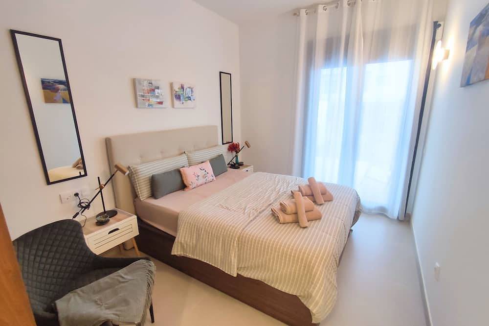 Entire apartment, Mediterranean Gardens 6: Ground floor with garden in Mar Azul Torrevieja, Torrevieja