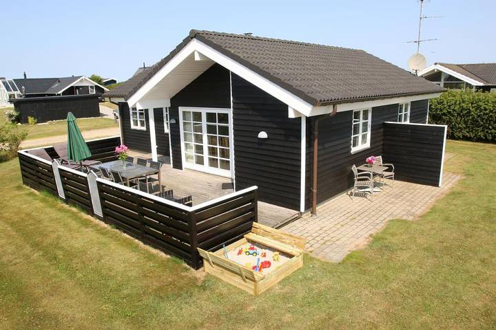 Ferienhaus für 6 Personen, mit Balkon/Terrasse in Underbjerg