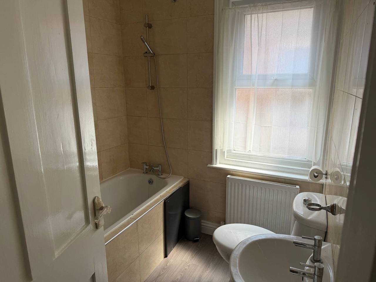 Ganze Wohnung, Folkestone-Wohnung mit 2 Betten, Stadt, Eisenbahn, Kanaltunnel in Folkestone, Kent