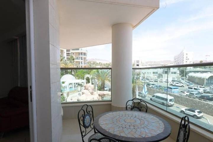 Gîte pour 5 personnes, avec balcon ainsi que bassin pour enfant et piscine à Eilat - 4