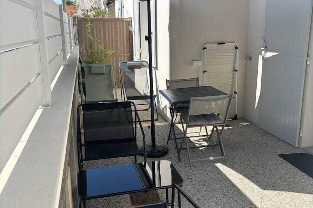 \"Chez Céline et Frédéric\" : house n°2 / T2 37m2 in Rochefort, Rochefort region