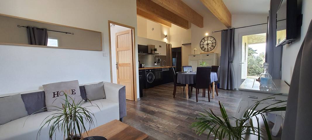 Gîte pour 4 personnes, avec terrasse et jardin, animaux acceptés