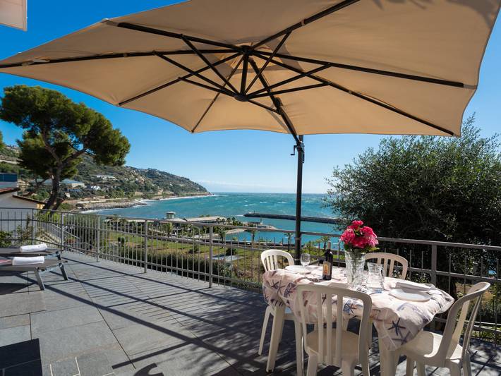 Bungalow per 4 persone, con Terrazza e Giardino in 