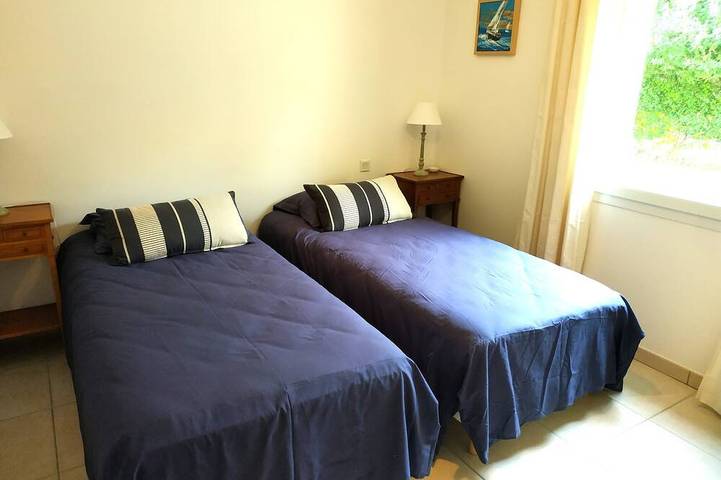 Location de vacances pour 6 personnes, avec jardin et terrasse, animaux acceptés à Saint-Georges-de-la-Rivière - 2