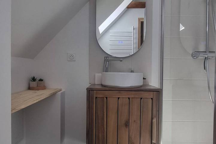 Gîte pour 3 personnes, avec jacuzzi ainsi que jardin et balcon à Saint-Quay-Perros - 4