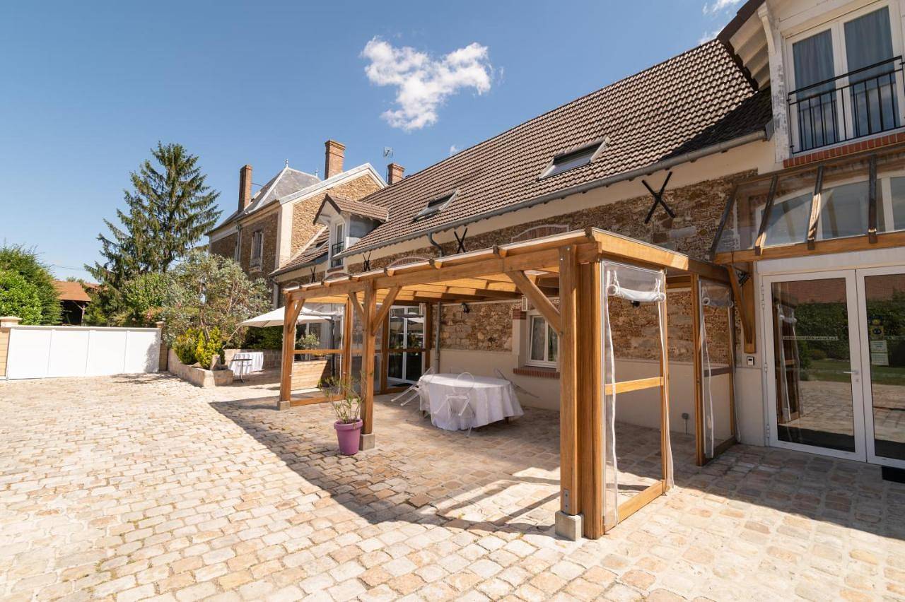 Domaine d'Auxonnettes Chambres d'Hôtes et Gîtes in Saint-Fargeau-Ponthierry, Parc naturel régional du Gâtinais français
