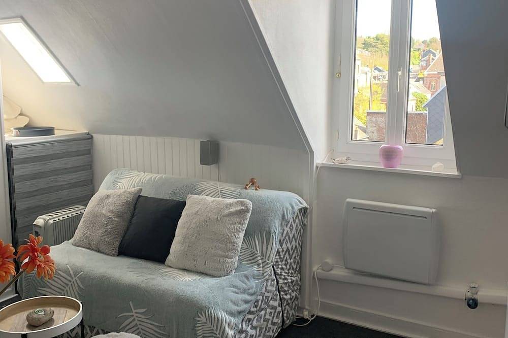 Entire apartment, Studette ault center ville 200 metres from the beach in Ault, Abbeville region