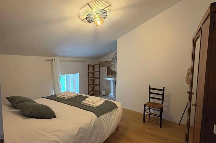 Location de vacances pour 15 personnes, avec jardin et terrasse à Bouteilles-Saint-Sébastien - 2