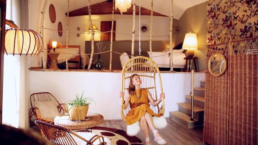 Location de vacances pour 3 personnes, avec Terrasse ainsi que Jardin et Piscine à Lancié - 4