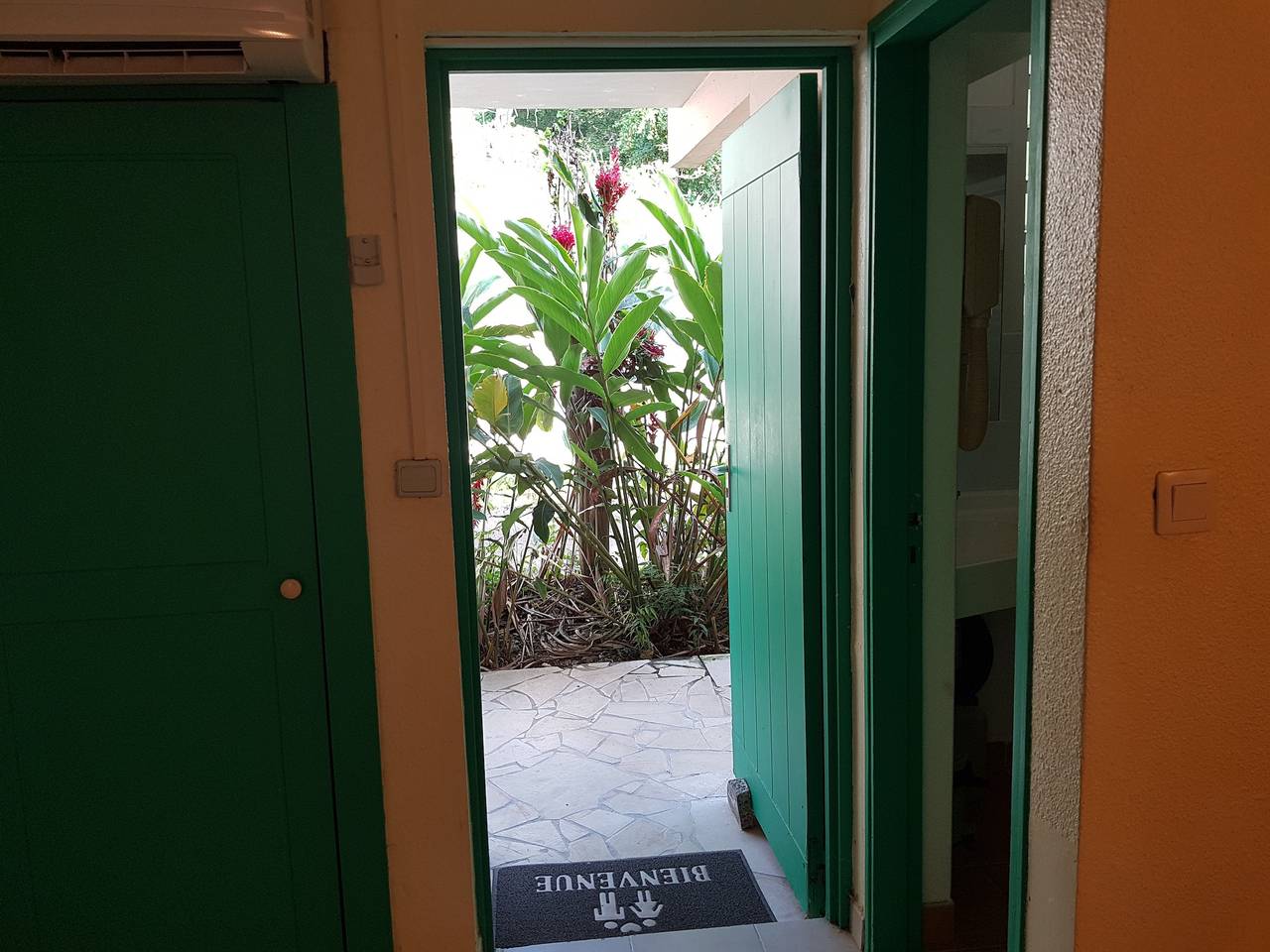 Studio entier, Studio en bord de mer à Sainte-Anne - 25 m² avec jardin. in Sainte-Anne (Martinique), Martinique