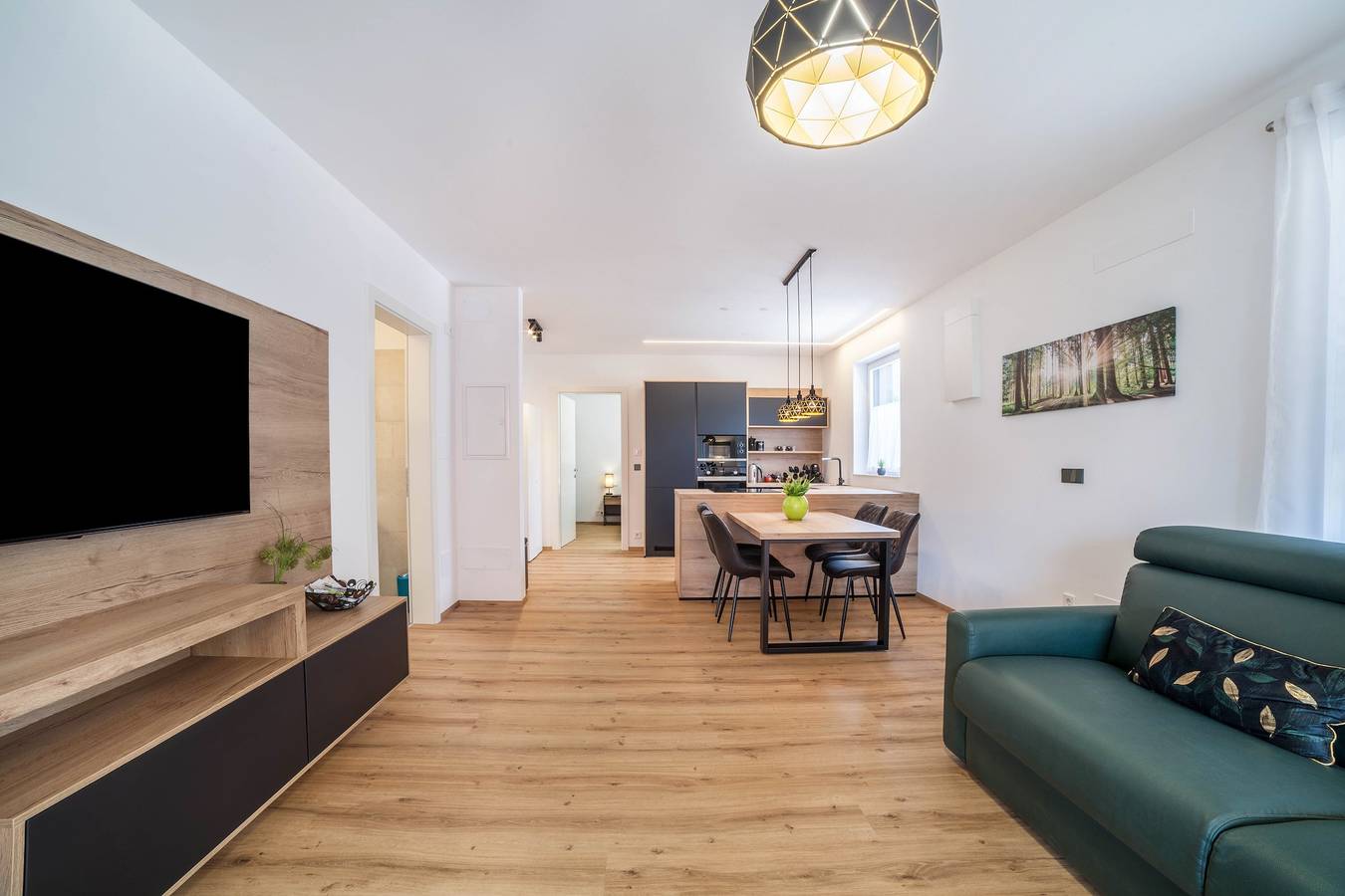 Ganze Wohnung, "Jj City Apartment“ mit privater überdachter Terrasse und Garage in Algund, Texelgruppe