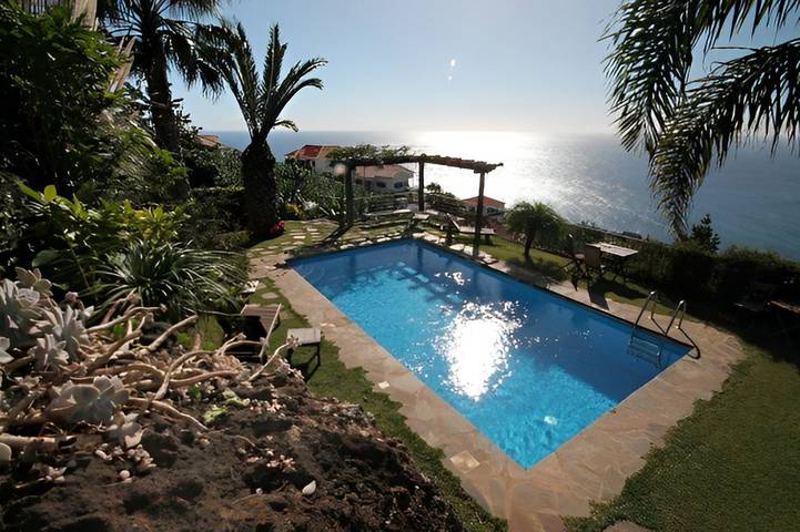 Gîte pour 4 personnes, avec jardin et piscine