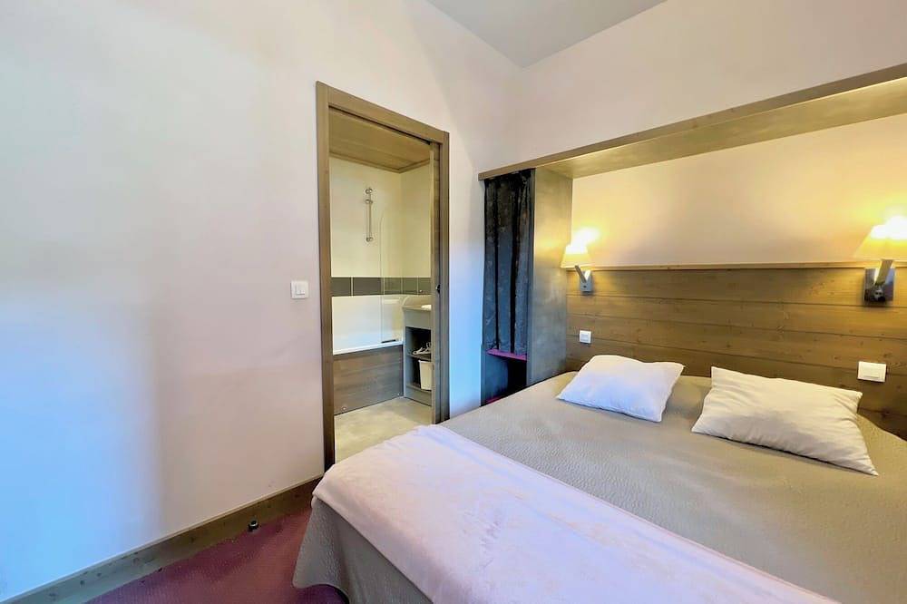 Apartamento entero, Appart in residence 4⭐au pied des pistes - 8 /10 pers - Spa + Piscine + Sauna in Station de Risoul, Risoul