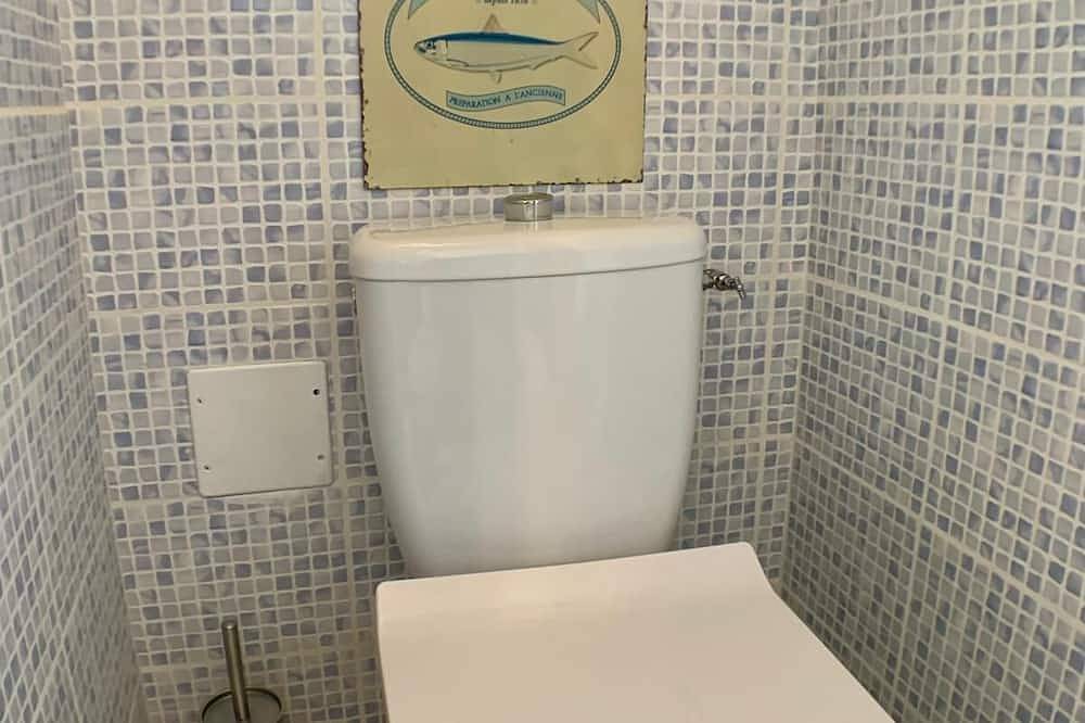 Entire apartment, Sunny apartment 12 mins to beach in Chenac-Saint-Seurin-d'Uzet, Saintes region