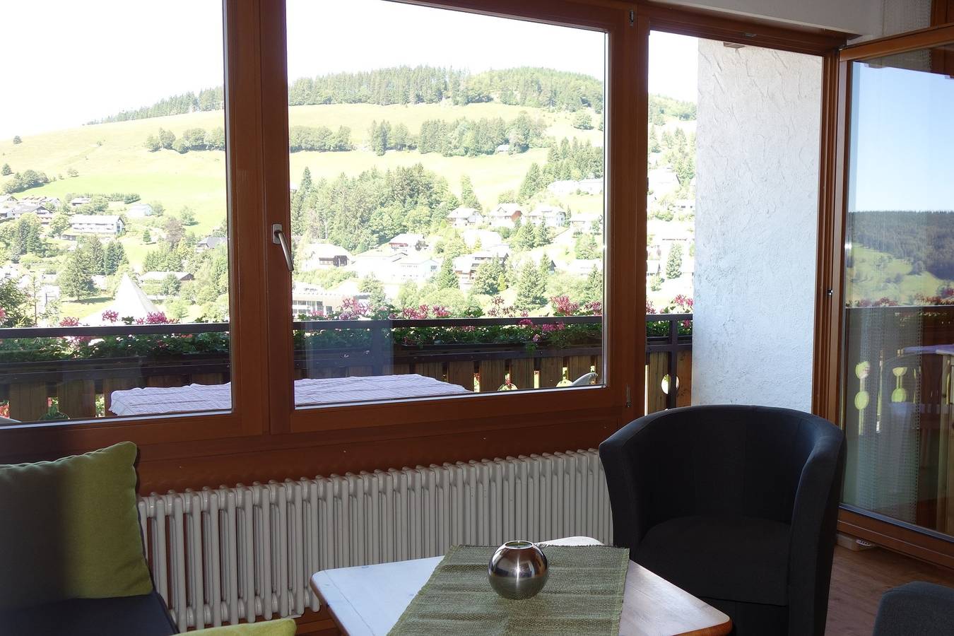 Ganze Wohnung, Ferienwohnung '2, 45 Qm' mit Bergblick, Gemeinschaftsterrasse und Wi-Fi in Suedlicher Schwarzwald, Todtnau
