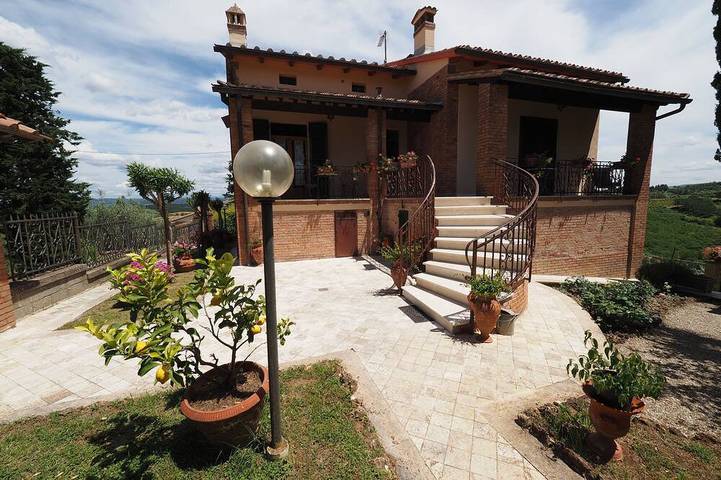 Appartamento intero, Casa Pozzo, immersa nel verde a pochi km da San  Gimignano  ideale per coppie in San Gimignano, Siena e dintorni