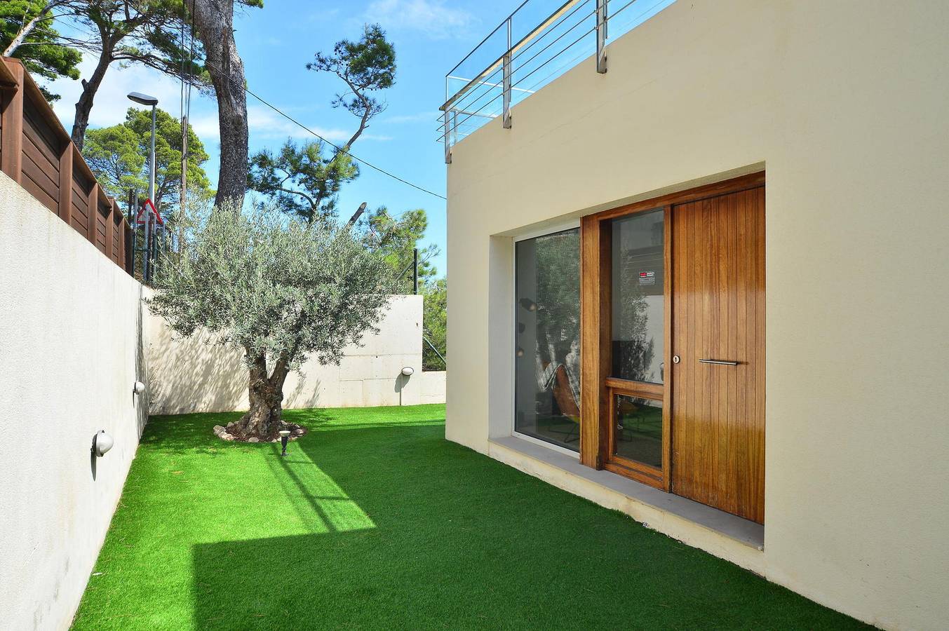 Entire apartment, Modern apartment near the beach with terrace and sea views in Sa Riera, Begur